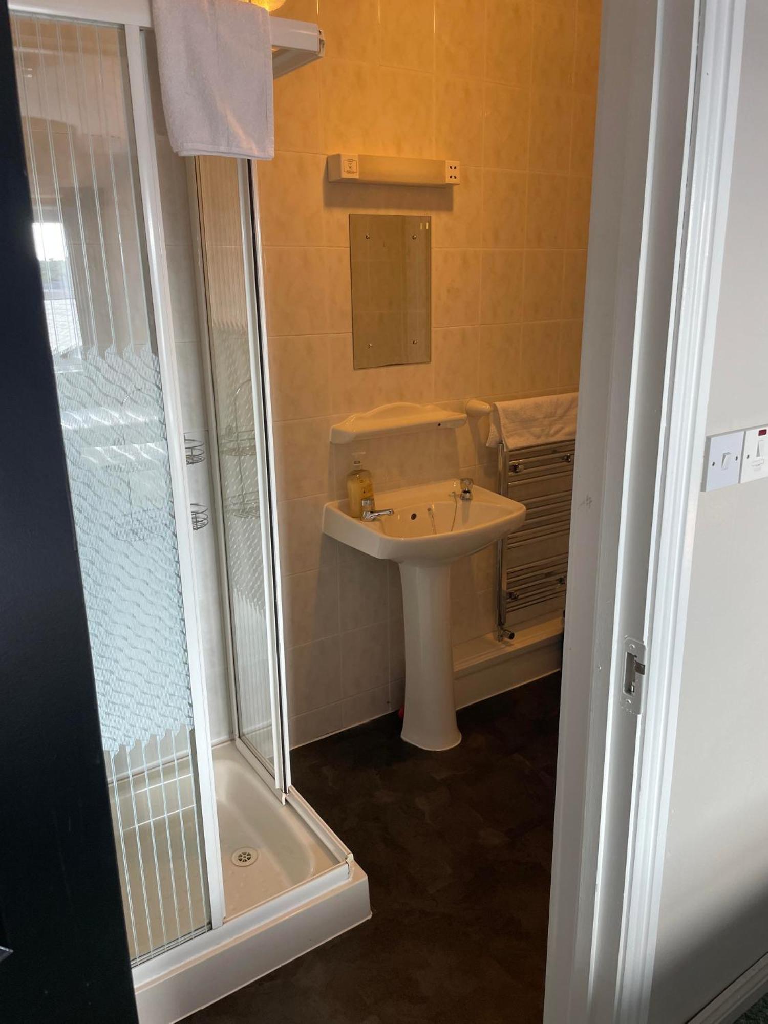 The Ivy Rooms 克利夫登 外观 照片