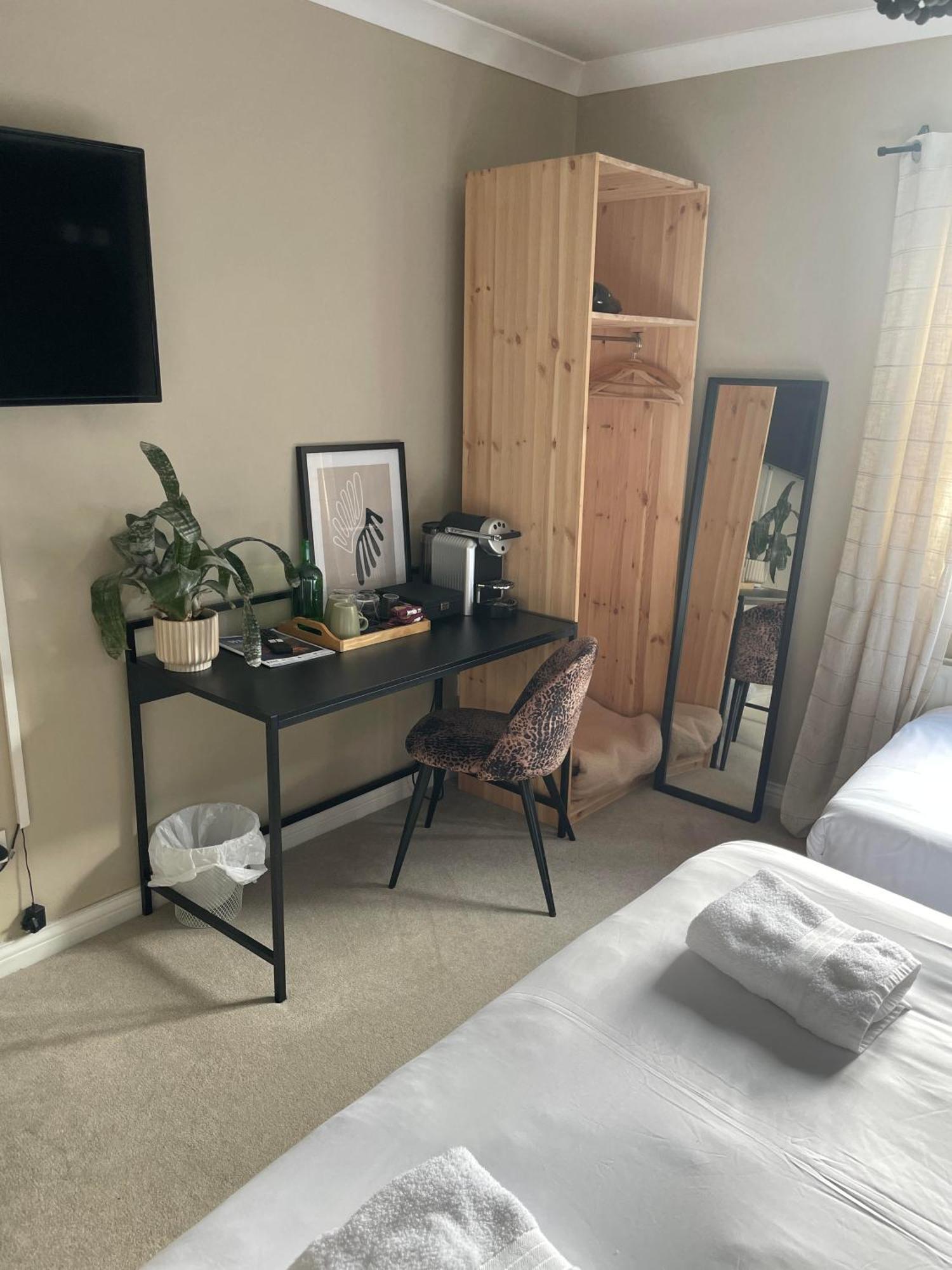 The Ivy Rooms 克利夫登 外观 照片